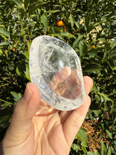 Load image into Gallery viewer, Small Clear Quartz Offering Bowl,Crystal Quartz Altar Bowl,Crystal Tray,B107