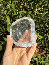 Load image into Gallery viewer, Small Clear Quartz Offering Bowl,Crystal Quartz Altar Bowl,Crystal Tray,B108