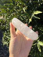 Load image into Gallery viewer, Natural Light Pink Rose Quartz Dish,Pale Pink Crystal Plate,Crystal Tray,B129