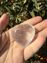 Load image into Gallery viewer, Clear Quartz Puff Heart Carving,#03