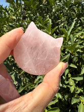 Load image into Gallery viewer, 1pc Cat Head Natural Crystal Sphere Stand,Rose Quartz Sphere Stand