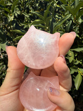 Load image into Gallery viewer, 1pc Cat Head Natural Crystal Sphere Stand,Rose Quartz Sphere Stand