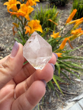 Load image into Gallery viewer, Natural Enhydro Quartz w/ Moving Bubble &/or Carbon/Black Inclusions,A471