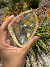 Load image into Gallery viewer, Small Golden Healer Quartz Bowl,Crystal Quartz Altar Bowl,Crystal Tray,B160