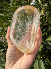 Load image into Gallery viewer, Clear Quartz Offering Bowl,Crystal Quartz Altar Bowl,Crystal Tray,B124