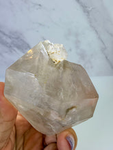 Load image into Gallery viewer, Natural Enhydro Quartz w/ Moving Bubble &/or Carbon/Black Inclusions,A502