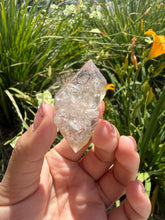 Load image into Gallery viewer, Natural Enhydro Quartz w/ Moving Bubble &/or Carbon/Black Inclusions,A446