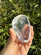 Load image into Gallery viewer, Mini Clear Quartz Offering Bowl,Crystal Quartz Altar Bowl,Crystal Tray,B101