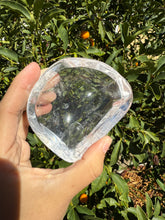 Load image into Gallery viewer, Small Clear Quartz Offering Bowl,Crystal Quartz Altar Bowl,Crystal Tray,B108