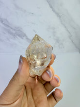 Load image into Gallery viewer, High Luster Enhydro Quartz w/ Moving Bubble &/or Carbon/Black Inclusions,A491