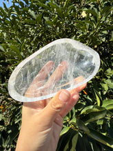 Load image into Gallery viewer, Clear Quartz Offering Bowl,Crystal Quartz Altar Bowl,Crystal Tray,B94