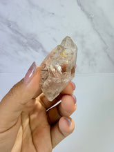 Load image into Gallery viewer, High Luster Enhydro Quartz w/ Moving Bubble &/or Carbon/Black Inclusions,A492