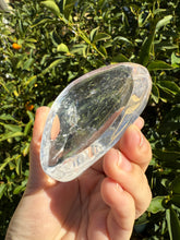 Load image into Gallery viewer, Mini Clear Quartz Offering Bowl,Crystal Quartz Altar Bowl,Crystal Tray,B101