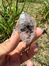 Load image into Gallery viewer, Natural Enhydro Quartz w/ Moving Bubble &/or Carbon/Black Inclusions,A487