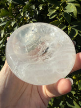 Load image into Gallery viewer, Natural Light Pink Rose Quartz Dish,Pale Pink Crystal Plate,Crystal Tray,B127