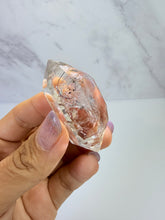 Load image into Gallery viewer, High Luster Enhydro Quartz w/ Moving Bubble &/or Carbon/Black Inclusions,A504