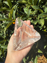 Load image into Gallery viewer, Clear Quartz Offering Bowl,Crystal Quartz Altar Bowl,Crystal Tray,B111