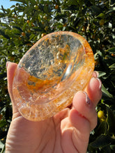 Load image into Gallery viewer, Golden Healer Quartz Bowl,Natural Hematoid Quartz Crystal Dish,Crystal Tray,B133