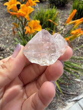 Load image into Gallery viewer, Natural Enhydro Quartz w/ Moving Bubble &/or Carbon/Black Inclusions,A471