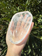 Load image into Gallery viewer, Clear Quartz Offering Bowl,Crystal Quartz Altar Bowl,Crystal Tray,B94