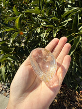 Load image into Gallery viewer, Mini Clear Quartz Offering Bowl,Crystal Quartz Altar Bowl,Crystal Tray,B96