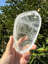 Load image into Gallery viewer, Clear Quartz Offering Bowl,Crystal Quartz Altar Bowl,Crystal Tray,B94