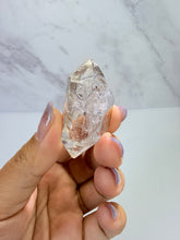 Load image into Gallery viewer, High Luster Enhydro Quartz w/ Moving Bubble &/or Carbon/Black Inclusions,A504