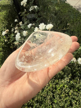 Load image into Gallery viewer, Small Clear Quartz Offering Bowl,234.8g
