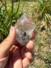Load image into Gallery viewer, Natural Enhydro Quartz w/ Moving Bubble &amp;/or Carbon/Black Inclusions,A486
