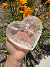 Load image into Gallery viewer, Natural Clear Quartz Heart Dish,Crystal Tray,Decorative Altar Dish,B158

