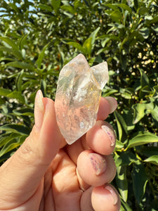 Natural Enhydro Quartz Crystal with Moving Water Bubble,A135