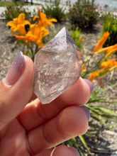 Load image into Gallery viewer, Natural Enhydro Quartz w/ Moving Bubble &amp;/or Carbon/Black Inclusions,A472
