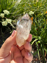Load image into Gallery viewer, Natural Enhydro Quartz w/ Moving Bubble &amp;/or Carbon/Black Inclusions,A456
