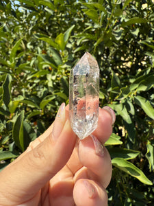 Natural Enhydro Quartz Crystal with Moving Water Bubble,A133