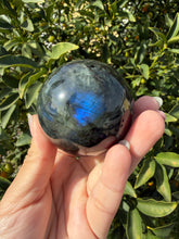 Load image into Gallery viewer, Natural Labradorite Sphere – Flashy Blue Green Crystal Ball,A247
