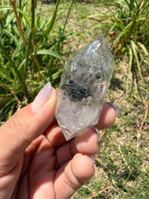 Load image into Gallery viewer, Natural Enhydro Quartz w/ Moving Bubble &amp;/or Carbon/Black Inclusions,A489
