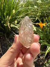 Load image into Gallery viewer, Natural Enhydro Quartz w/ Moving Bubble &amp;/or Carbon/Black Inclusions,A447

