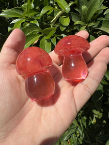 Resin small cute Red Smelting Quartz mushroom Sculpture