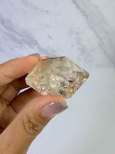 Load image into Gallery viewer, High Luster Enhydro Quartz w/ Moving Bubble &amp;/or Carbon/Black Inclusions,A491
