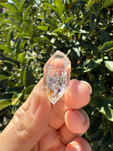 Natural Enhydro Quartz Crystal with Moving Water Bubble,A184