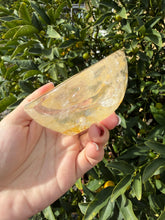 Load image into Gallery viewer, Clear Quartz Offering Bowl,Crystal Quartz Altar Bowl,Crystal Tray,B125
