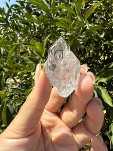 Natural Enhydro Quartz Crystal with Moving Water Bubble,A136