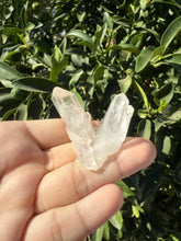 Load image into Gallery viewer, Small Raw Clear Quartz Cluster,25.6g
