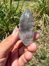 Load image into Gallery viewer, Natural Enhydro Quartz w/ Moving Bubble &amp;/or Carbon/Black Inclusions,A489
