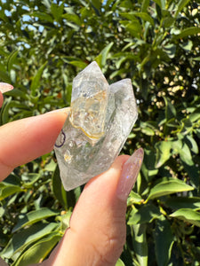 Natural Enhydro Quartz Crystal with Moving Water Bubble,A135