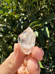 Natural Enhydro Quartz Crystal with Moving Water Bubble,A186