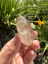 Load image into Gallery viewer, Natural Enhydro Quartz w/ Moving Bubble &amp;/or Carbon/Black Inclusions,A447
