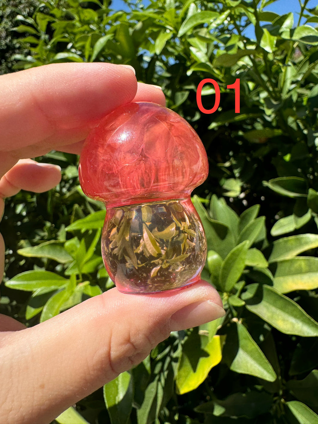 Resin small cute Red Smelting Quartz mushroom Sculpture