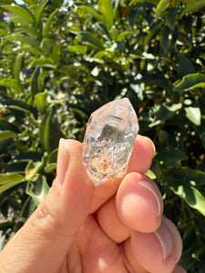 Natural Enhydro Quartz Crystal with Moving Water Bubble,A184