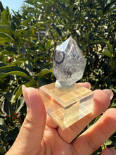 Load image into Gallery viewer, Raw Double-Terminated Enhydro Quartz Diamond Quartz with 2 Moving Bubble,A123
